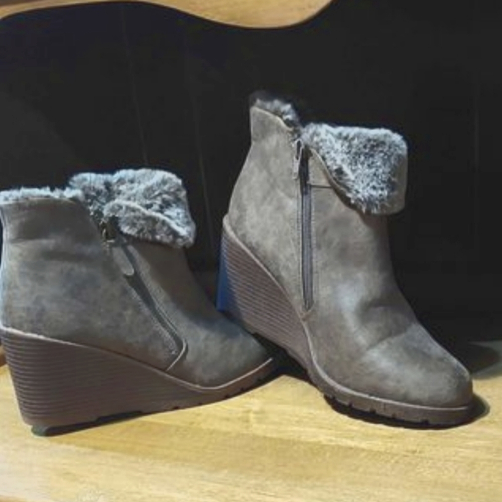 Wedge boots